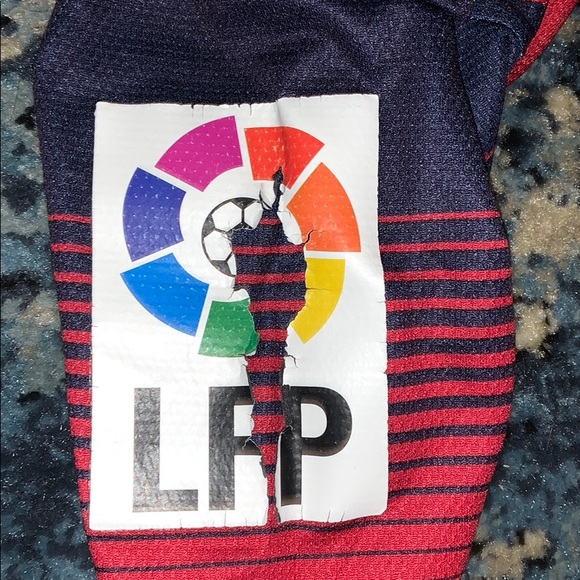 Lionel Messi Barcelona Jersey - Picture 3 of 4